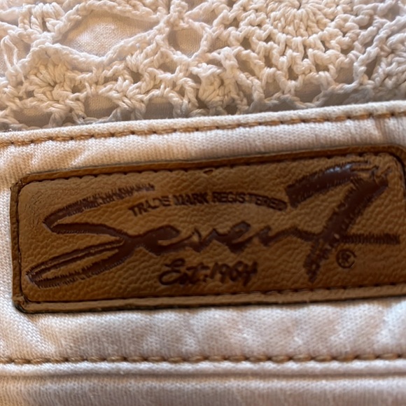 7 For All MankindWhite Denim Shorts - Picture 12 of 12